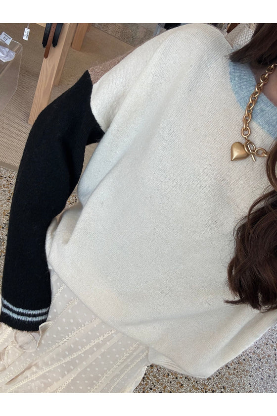 ASH COLOR BLOCKED CREWNECK